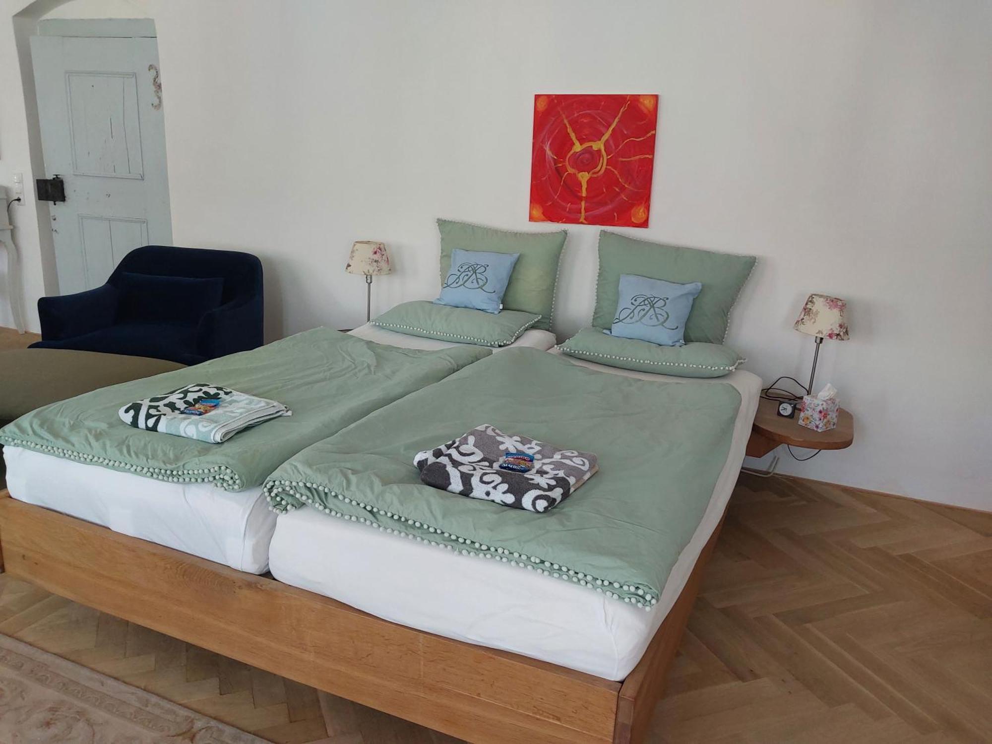 Zur Krone Apartment Neuburg an der Kammel